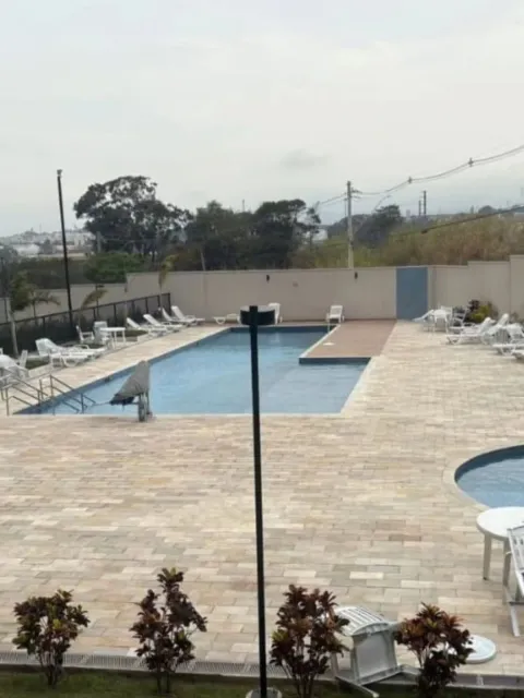 Piscina do condomínio