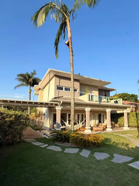 Fachada voltada para o jardim