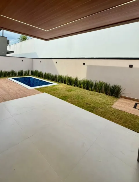 Varanda com piscina