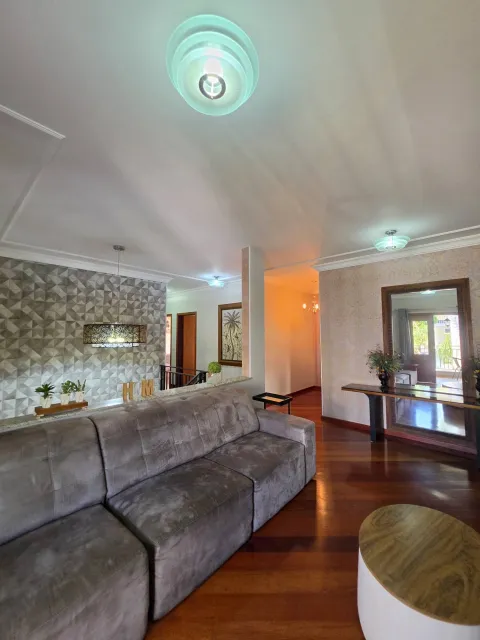 Sala íntima com sofá